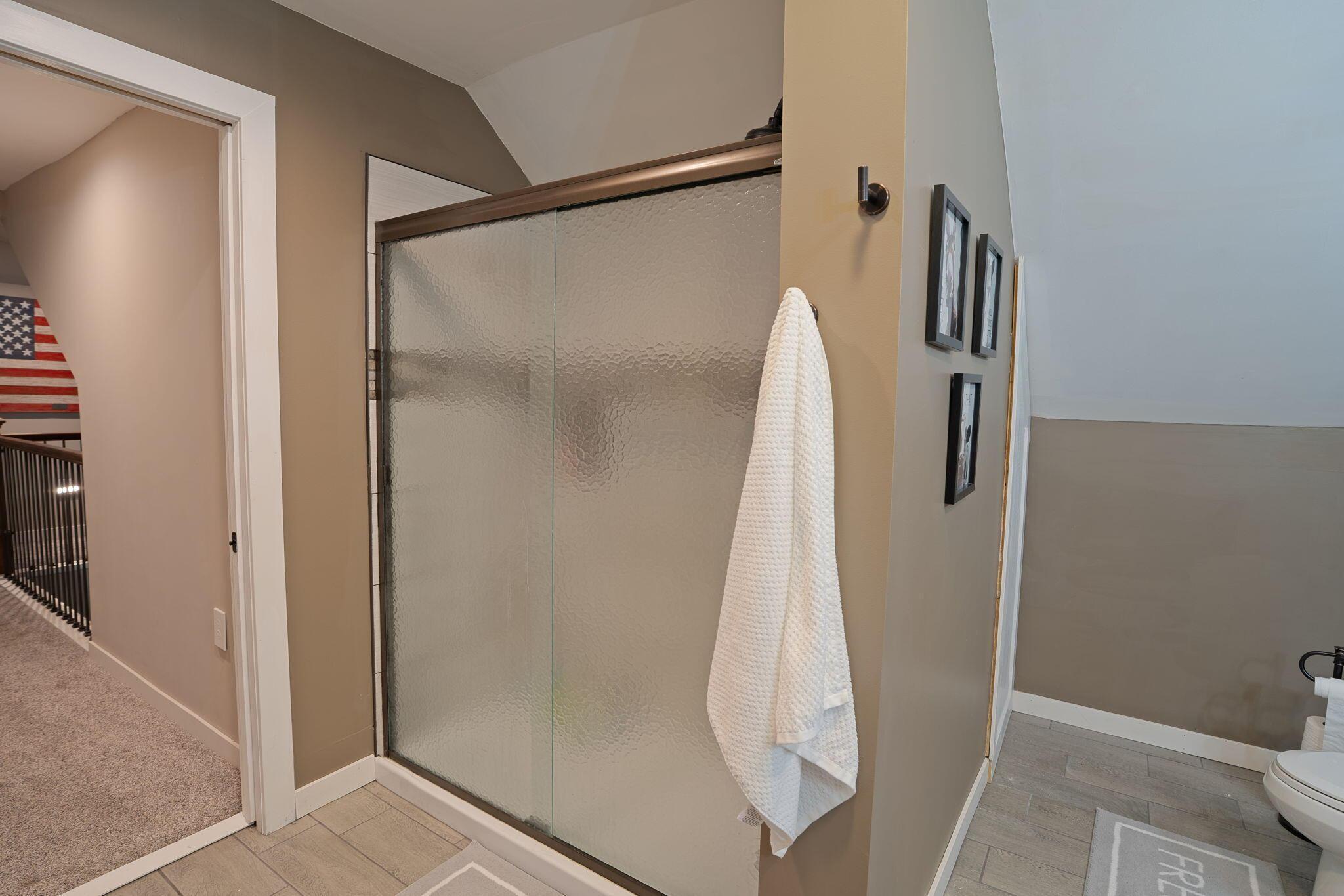 3464 South County Line Road Johnstown, OH 43031 - Photo 28 of 36 Upstairs Bathroom