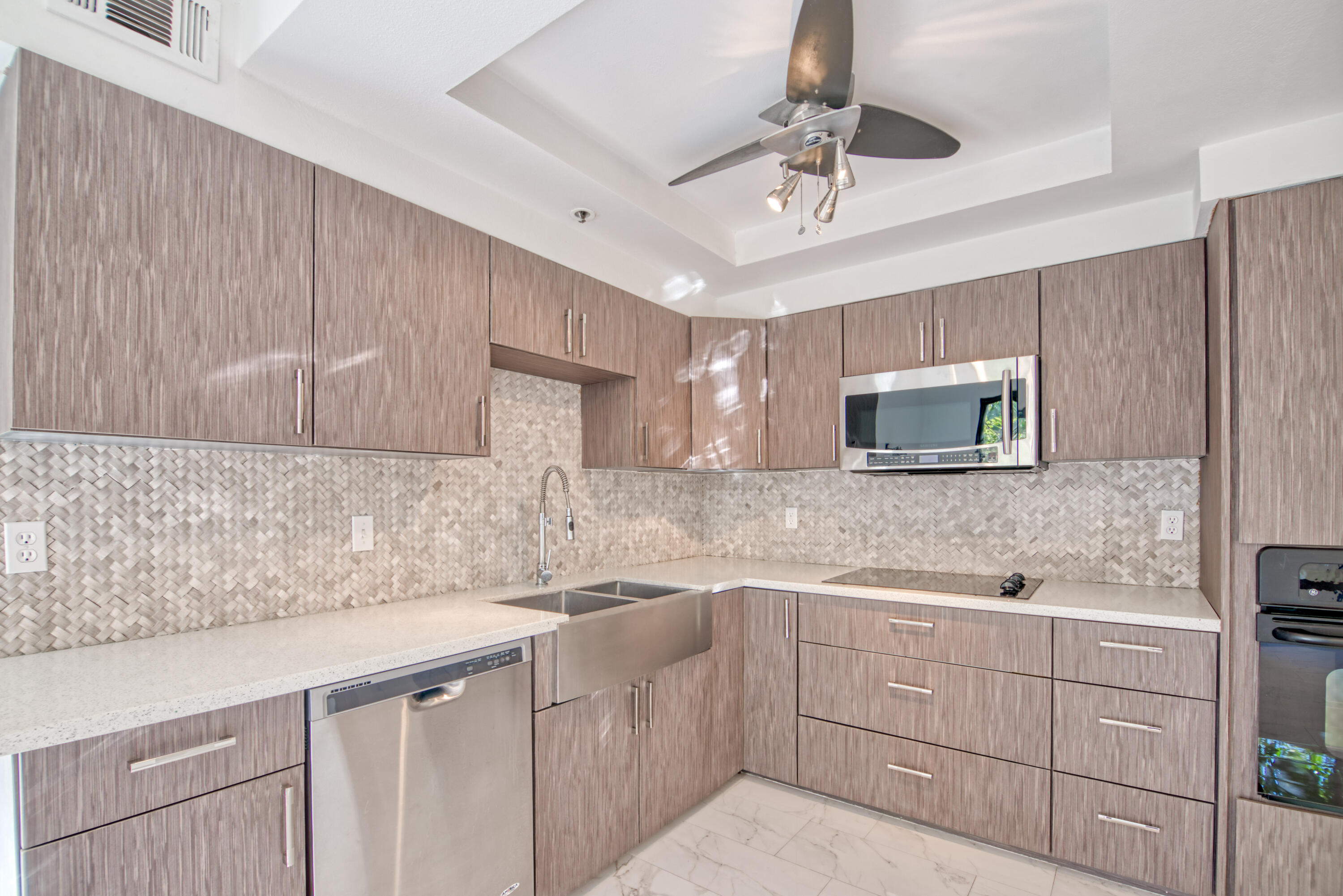 867 Village Square South Palm Springs, CA 92262 - Photo 17 of 36 11