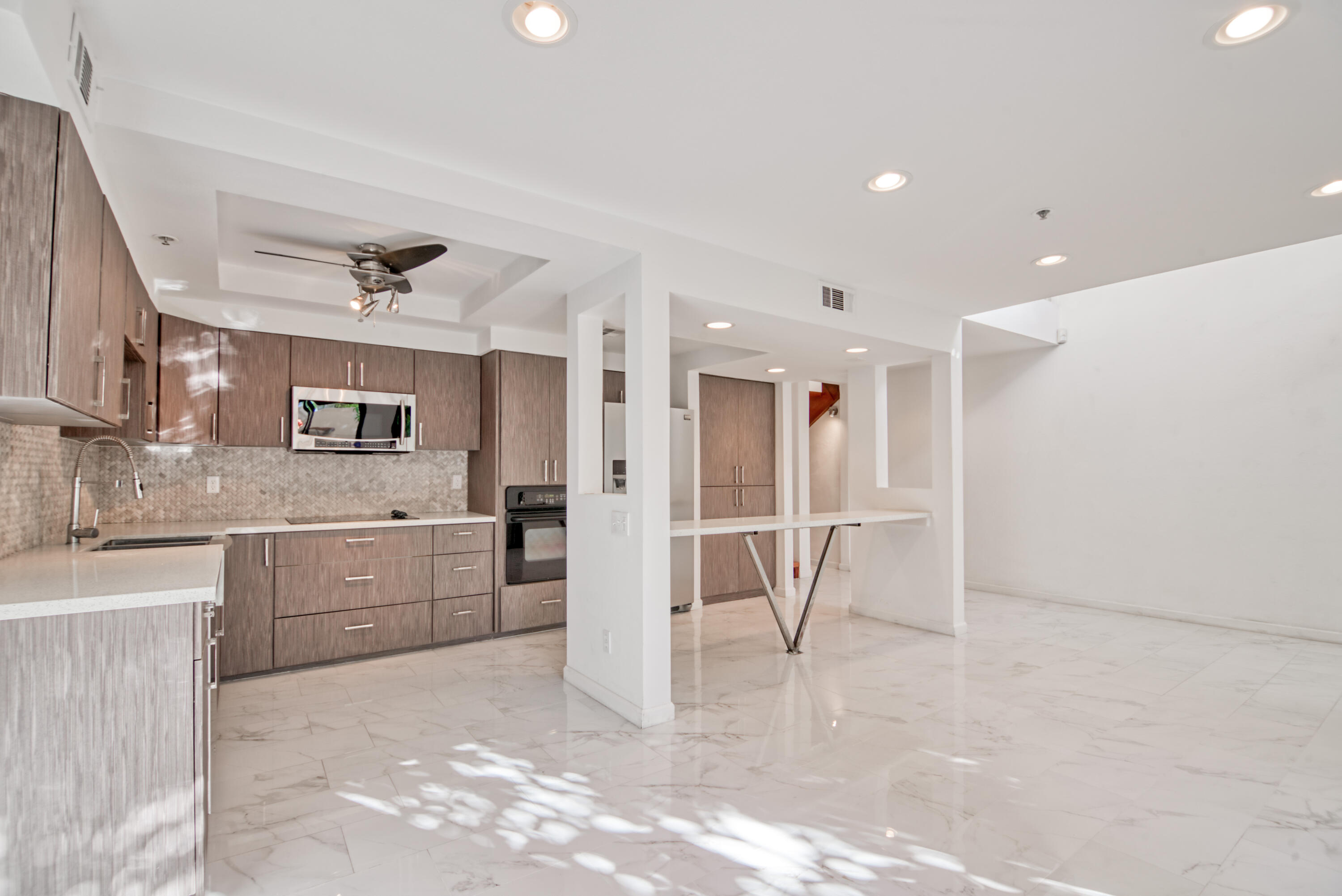 867 Village Square South Palm Springs, CA 92262 - Photo 18 of 36 13