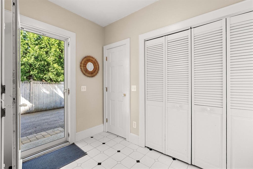 138 Lothrop Street Beverly, MA 01915 - Photo 17 of 42