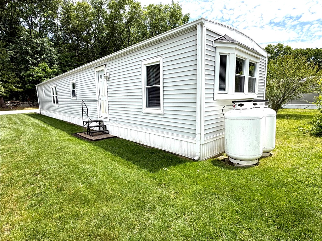 27 Woodward Road Lincoln, RI 02865 - Photo 2 of 23