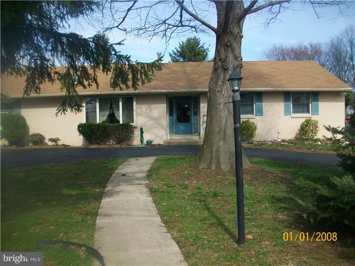 2675 Lisayne Road Hatboro, PA 19040 - Photo 1 of 10 Exterior Front
