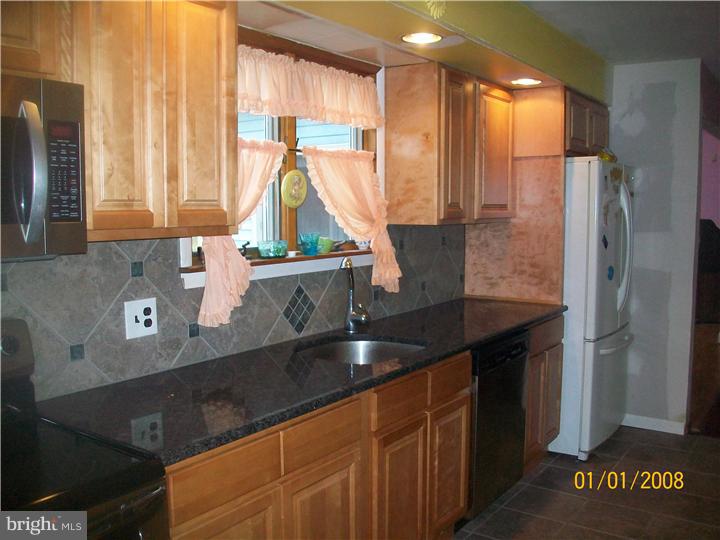 2675 Lisayne Road Hatboro, PA 19040 - Photo 3 of 10 Kitchen