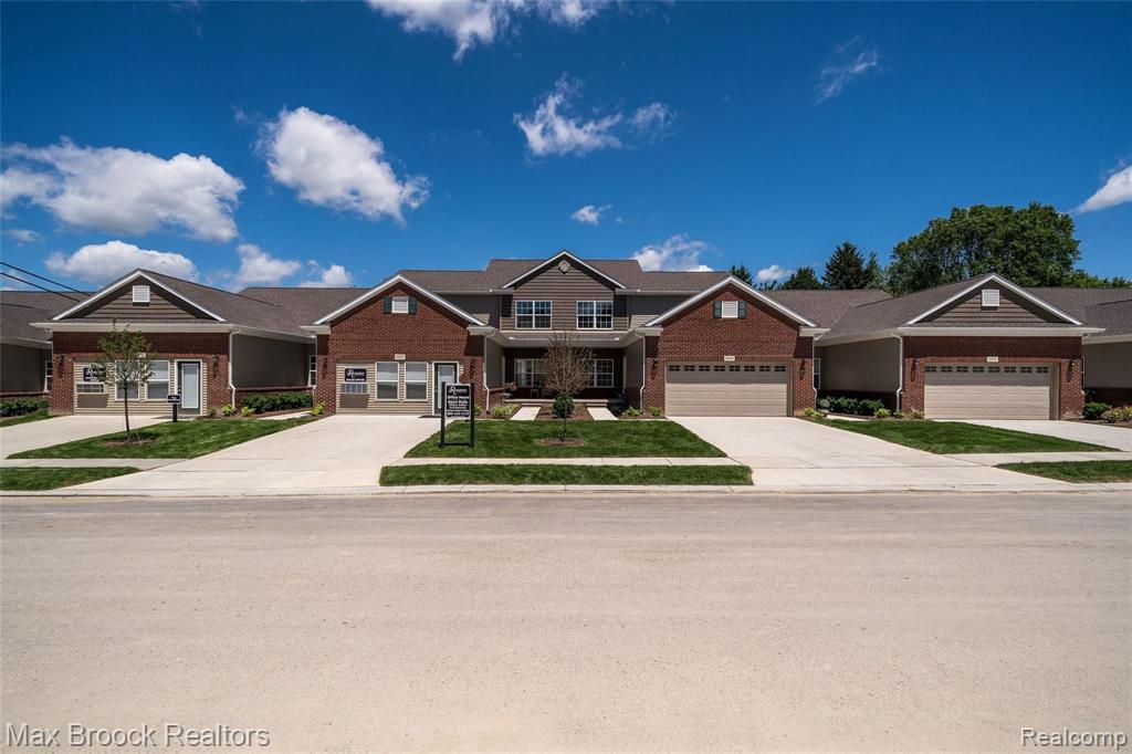 3029 Brampton Road Auburn Hills, MI 48326 - Photo 1 of 20