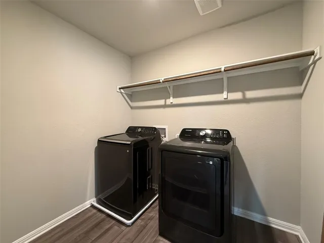 $2,295 | 953 Lone Peak Way, Dripping Springs, TX 78620