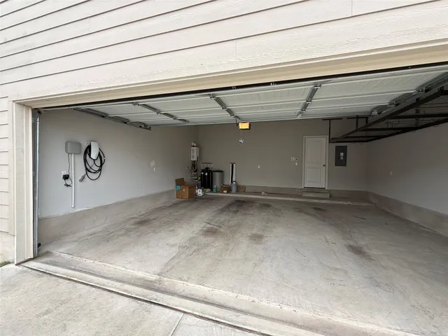 $2,295 | 953 Lone Peak Way, Dripping Springs, TX 78620