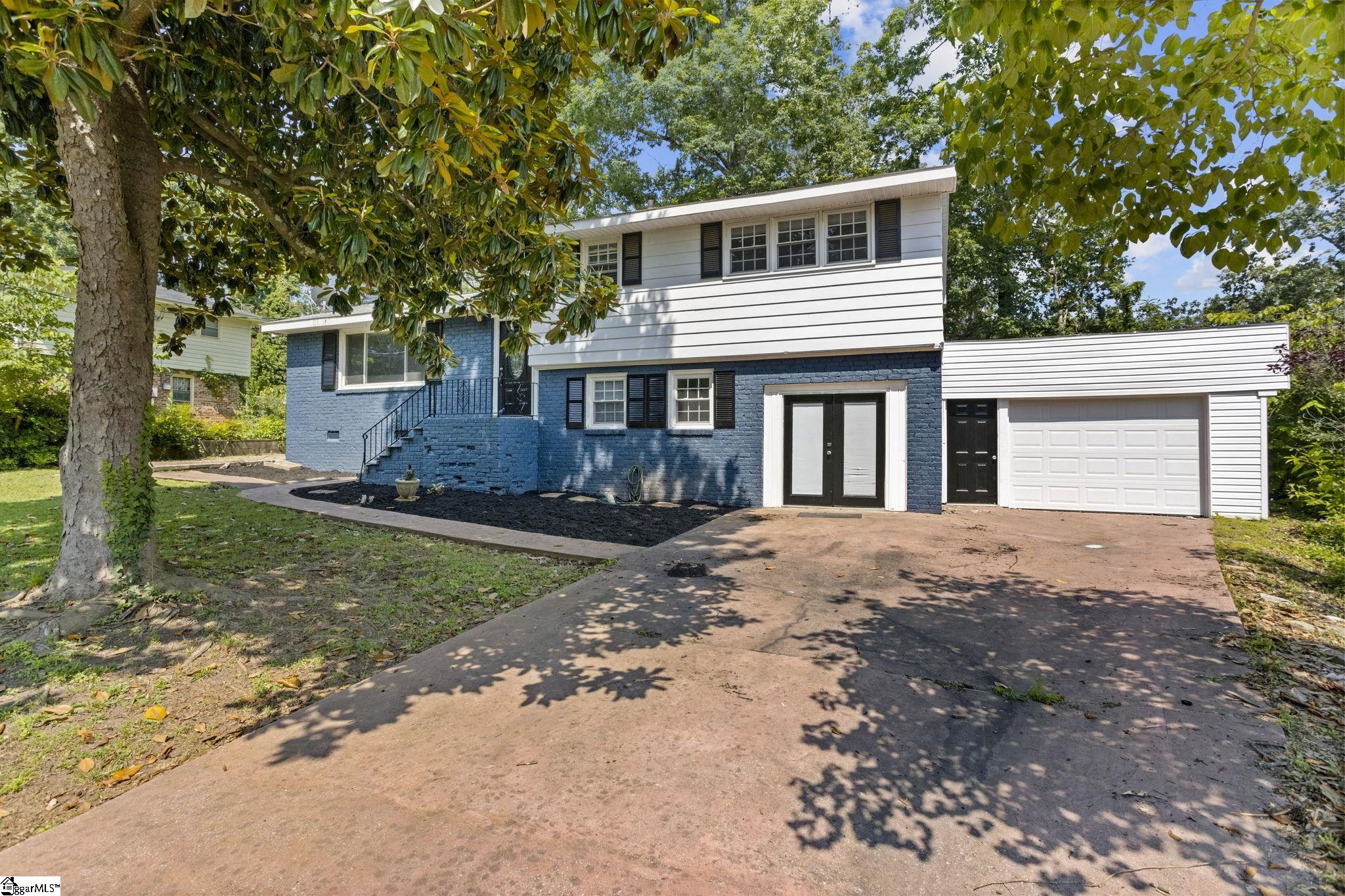 106 Chesterfield Road Greenville, SC 29605 - Photo 1 of 30 Gallery Image 1