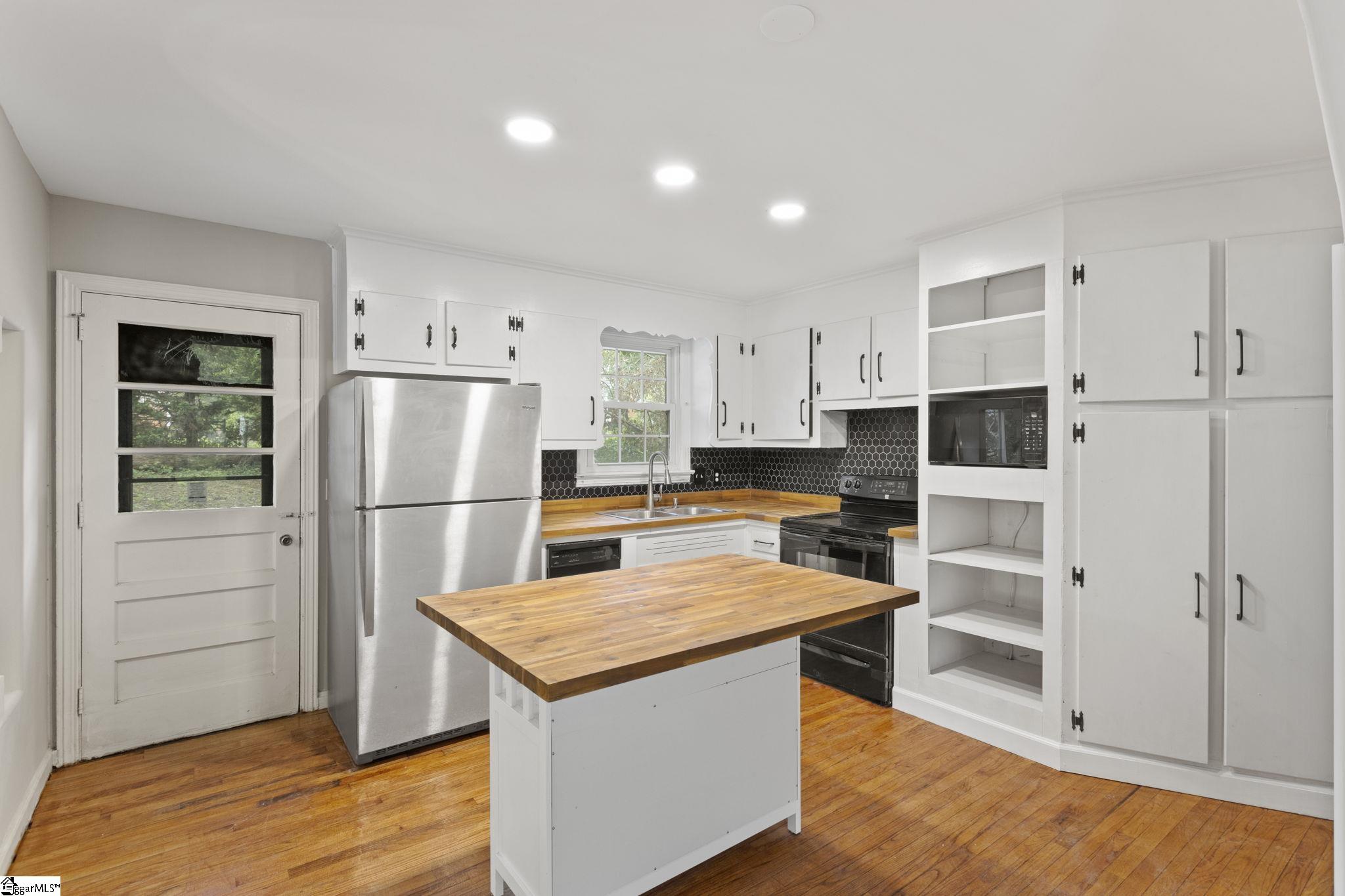 106 Chesterfield Road Greenville, SC 29605 - Photo 12 of 30 Gallery Image 12