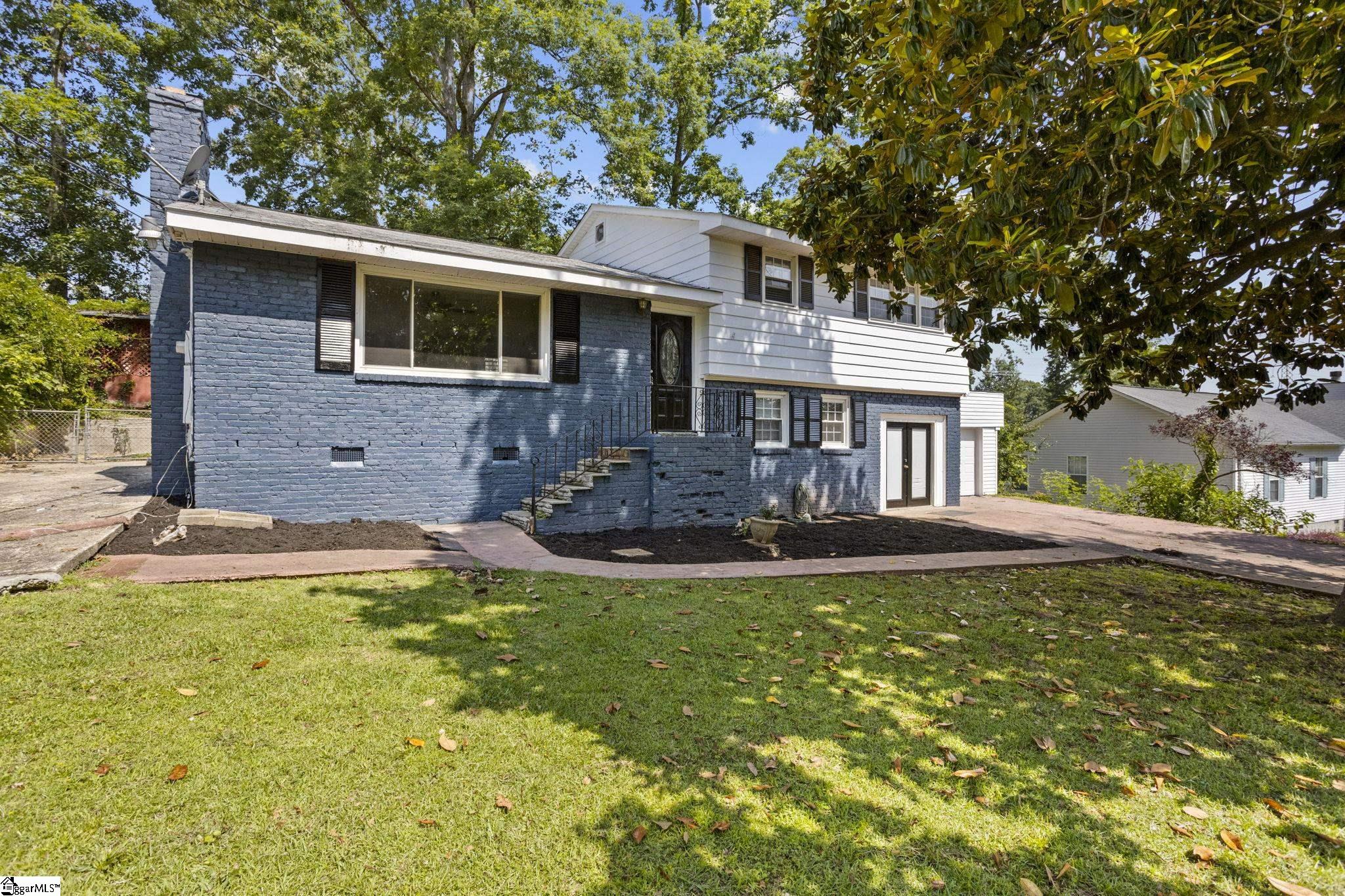 106 Chesterfield Road Greenville, SC 29605 - Photo 2 of 30 Gallery Image 2