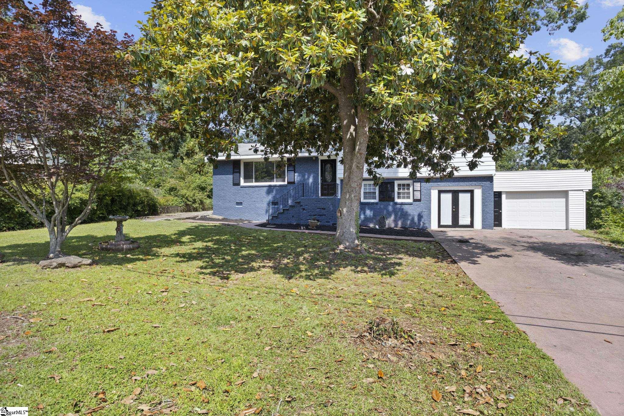 106 Chesterfield Road Greenville, SC 29605 - Photo 3 of 30 Gallery Image 3