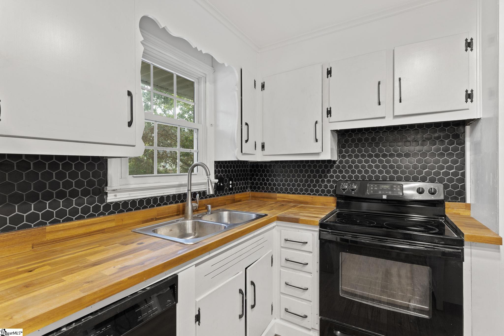 106 Chesterfield Road Greenville, SC 29605 - Photo 10 of 30 Gallery Image 10