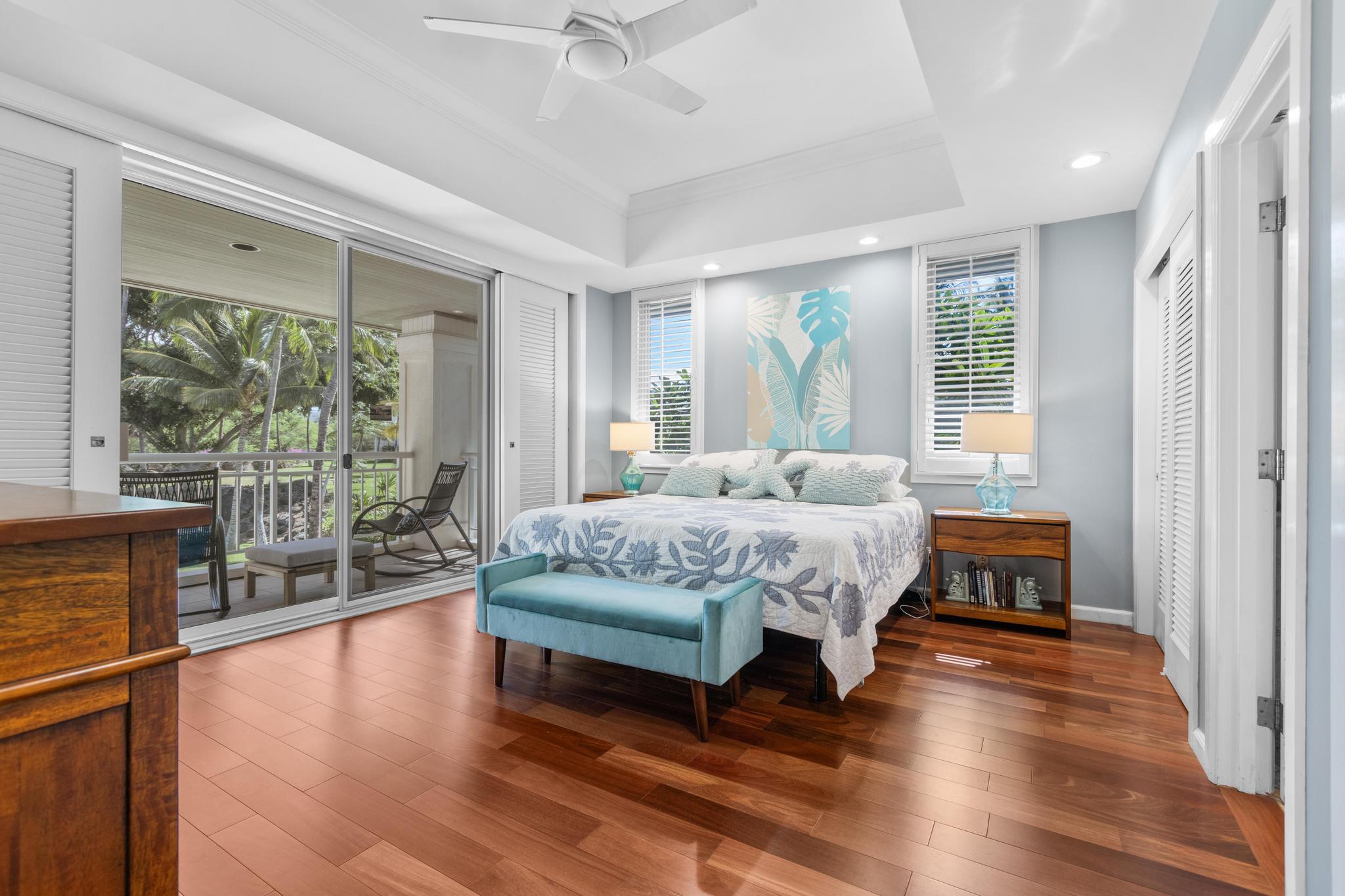 68-1375 Pauoa Road, Unit M4 Kamuela, HI 96743 - Photo 17 of 30 a spacious bedroom with a large bed and a balcony