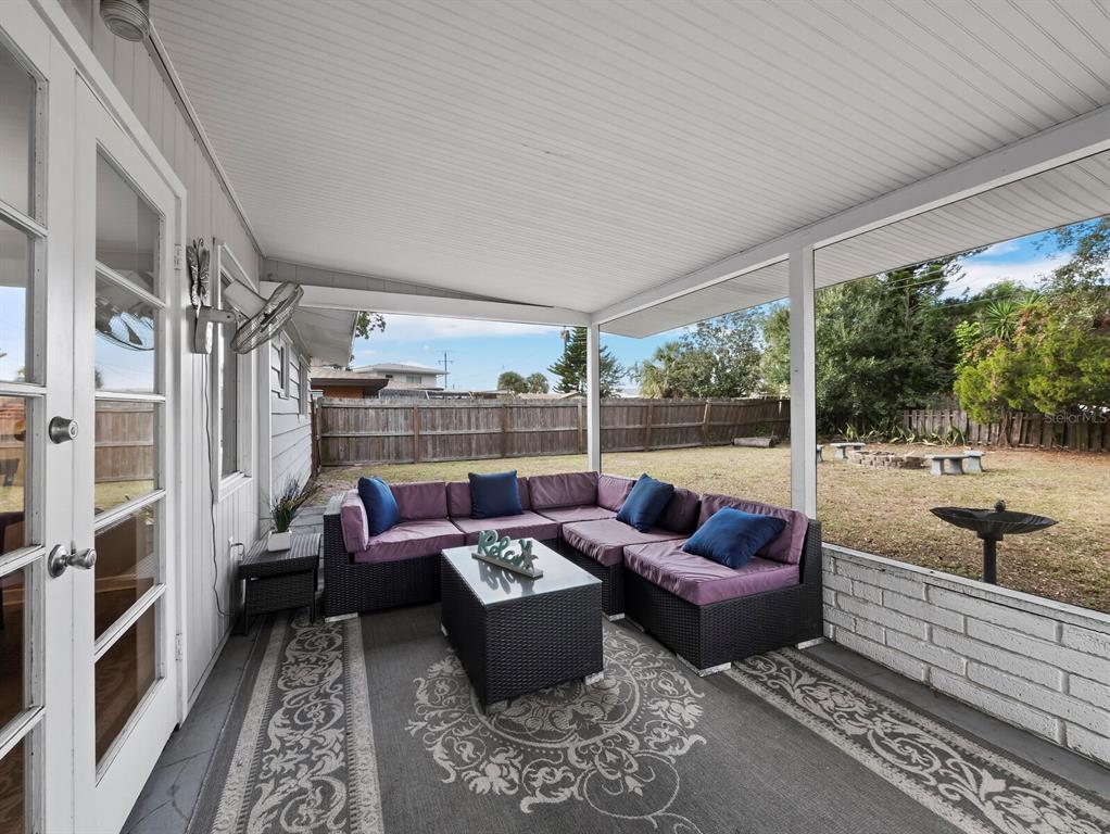 2417 Parson Lane Sarasota, FL 34239 - Photo 11 of 36