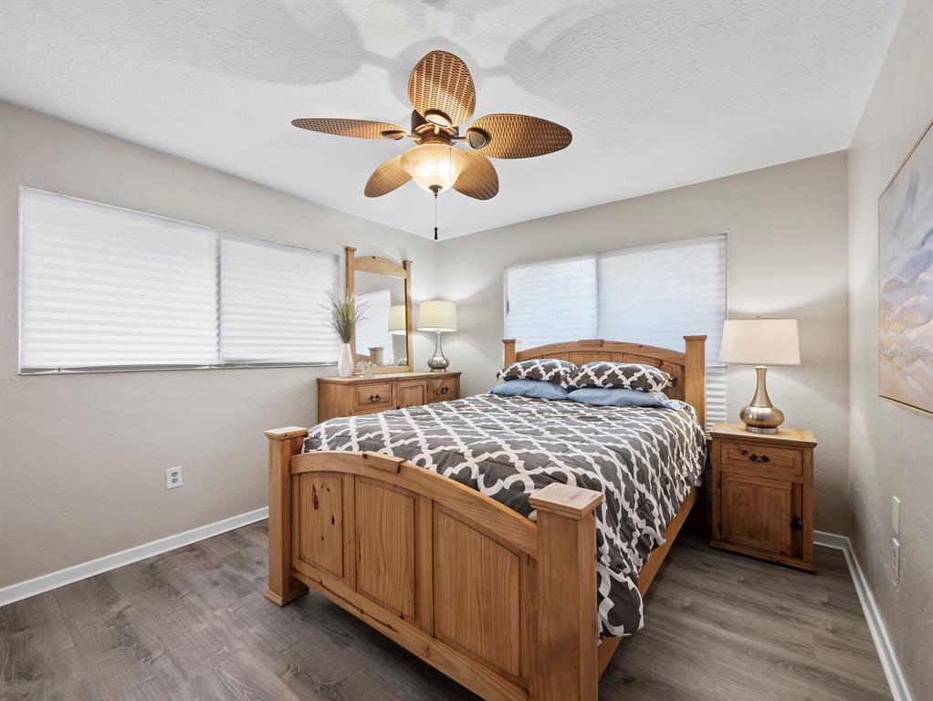 2417 Parson Lane Sarasota, FL 34239 - Photo 20 of 36