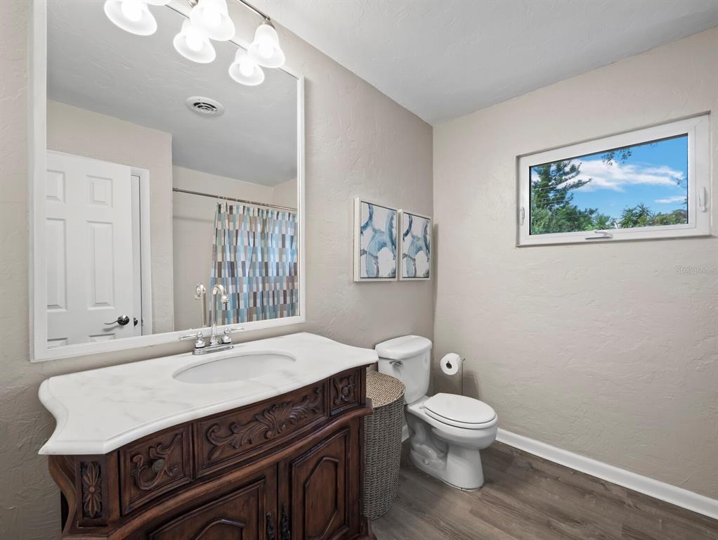 2417 Parson Lane Sarasota, FL 34239 - Photo 21 of 36