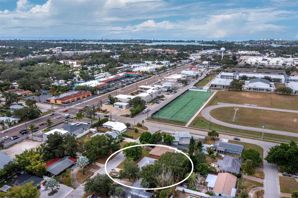 2417 Parson Lane Sarasota, FL 34239 - Photo 30 of 36