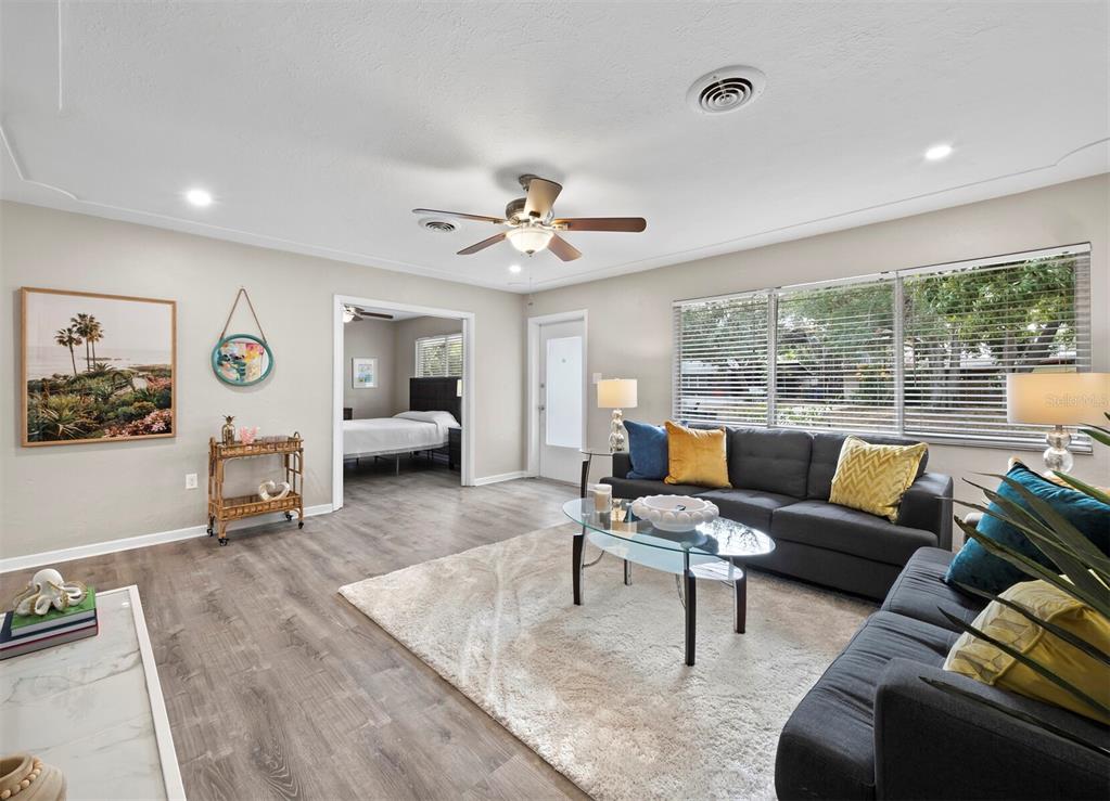 2417 Parson Lane Sarasota, FL 34239 - Photo 5 of 36