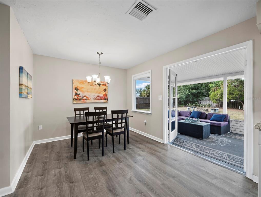 2417 Parson Lane Sarasota, FL 34239 - Photo 10 of 36