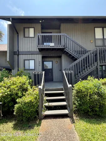 $1,200 | 172 Lanai, Unit W, Diamondhead, MS 39525