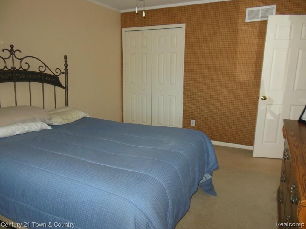 400 Tanglewood Drive Rochester, MI 48309 - Photo 30 of 52 052.jpg