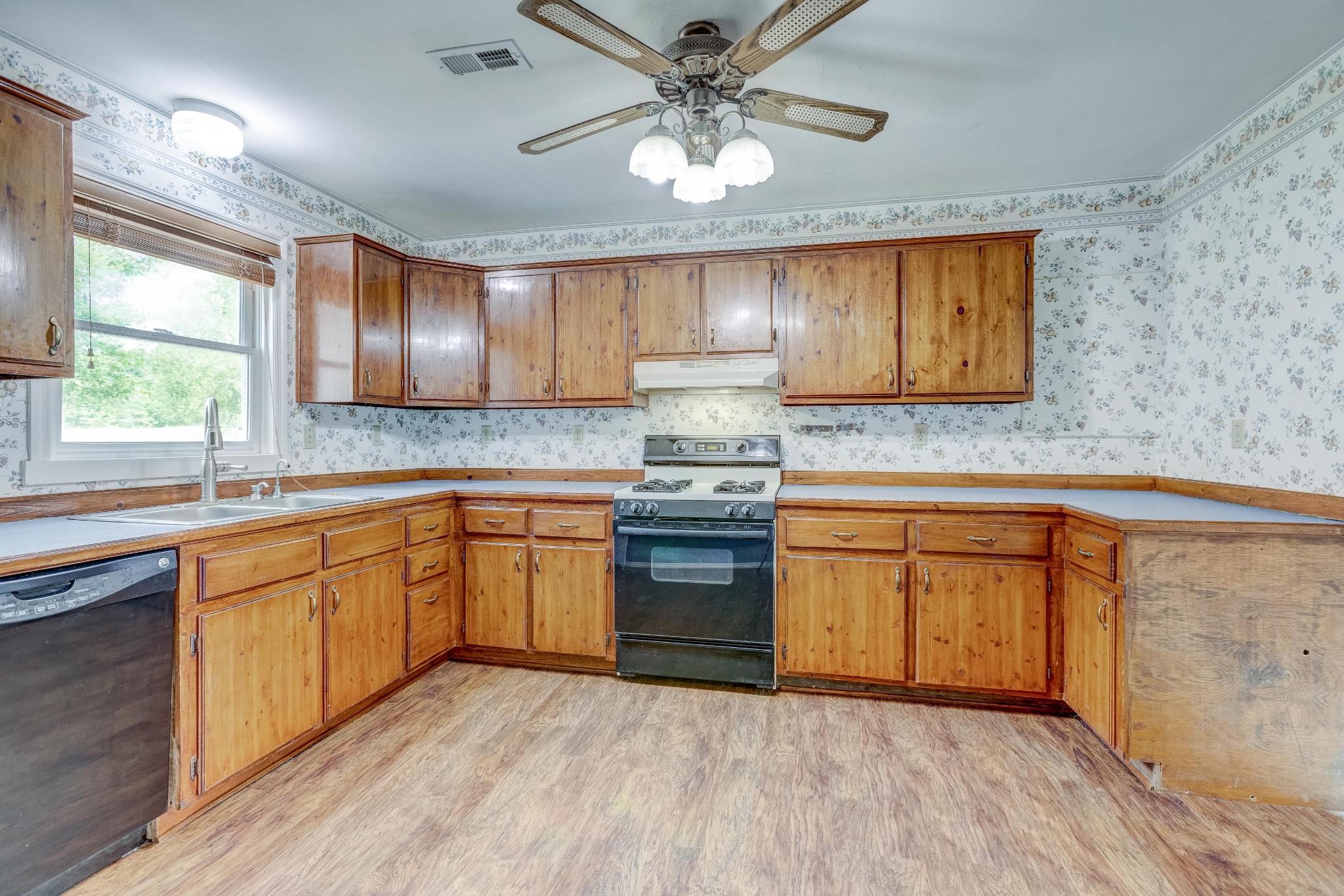 3531 Tobe Robertson Road Columbia, TN 38401 - Photo 16 of 27 Gallery Image 16