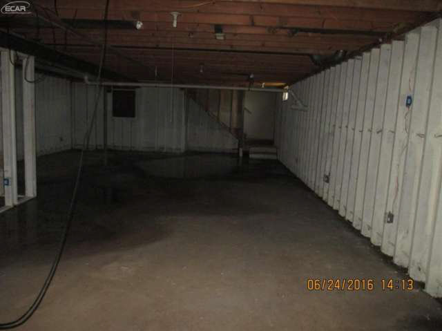 6879 Oak Grove Road Howell, MI 48855 - Photo 29 of 30 21182095-28.JPG