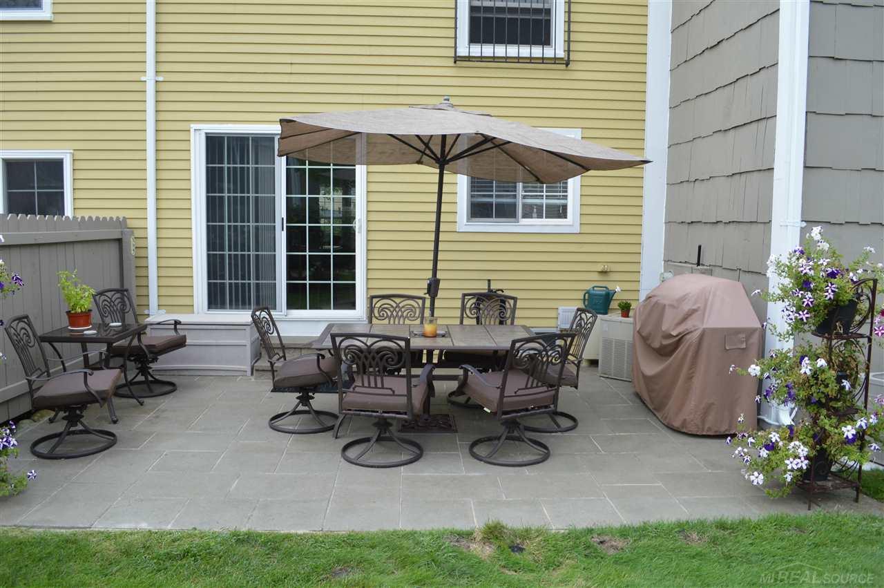1400 Crescent Lane, Unit 329 Rochester, MI 48306 - Photo 24 of 26 31264984-23.JPG