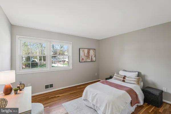 $1,299,990 | 1709 Pebble Beach Drive, Vienna, VA 22182
