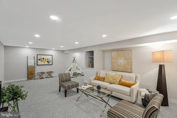 $1,299,990 | 1709 Pebble Beach Drive, Vienna, VA 22182