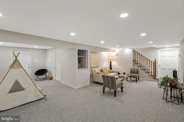 $1,299,990 | 1709 Pebble Beach Drive, Vienna, VA 22182