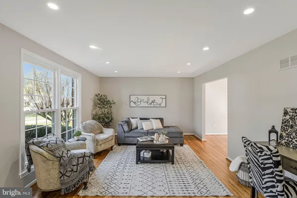 $1,299,990 | 1709 Pebble Beach Drive, Vienna, VA 22182