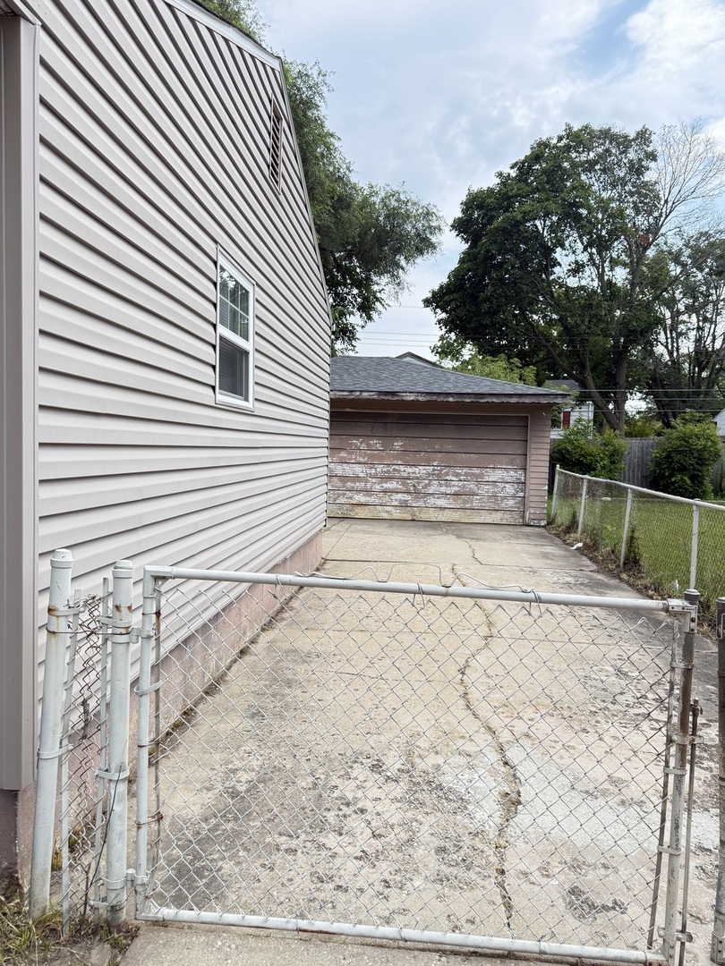 2027 Indian Road Waukegan, IL 60087 - Photo 9 of 9 Gallery Image 9