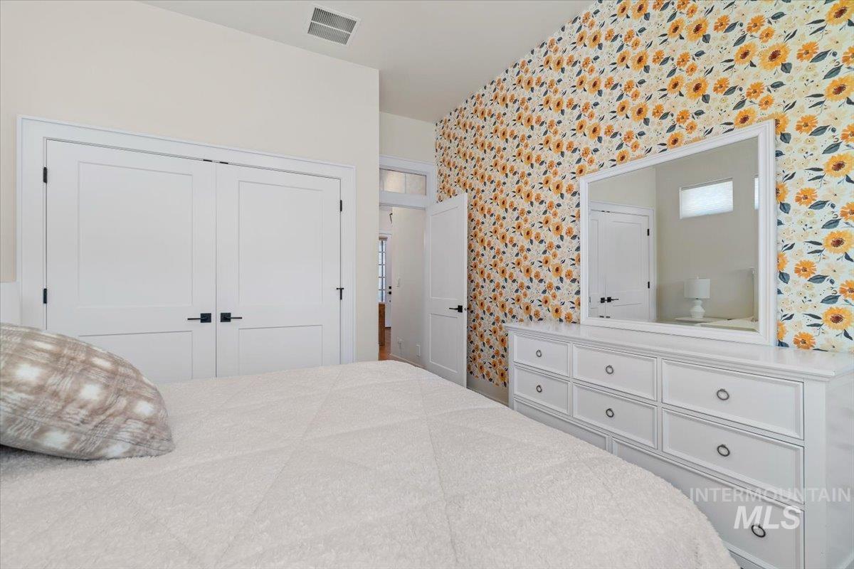 207 West Wrangler Street Meridian, ID 83646 - Photo 28 of 44