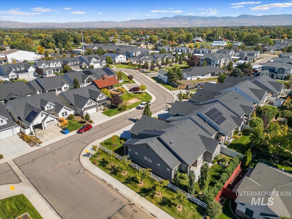 207 West Wrangler Street Meridian, ID 83646 - Photo 38 of 44