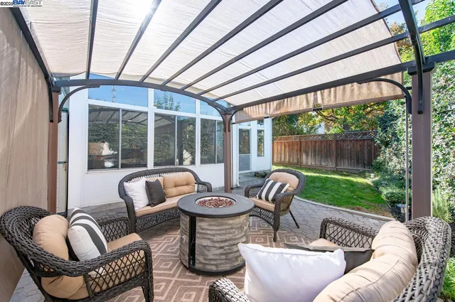 a view of a back yard of the house