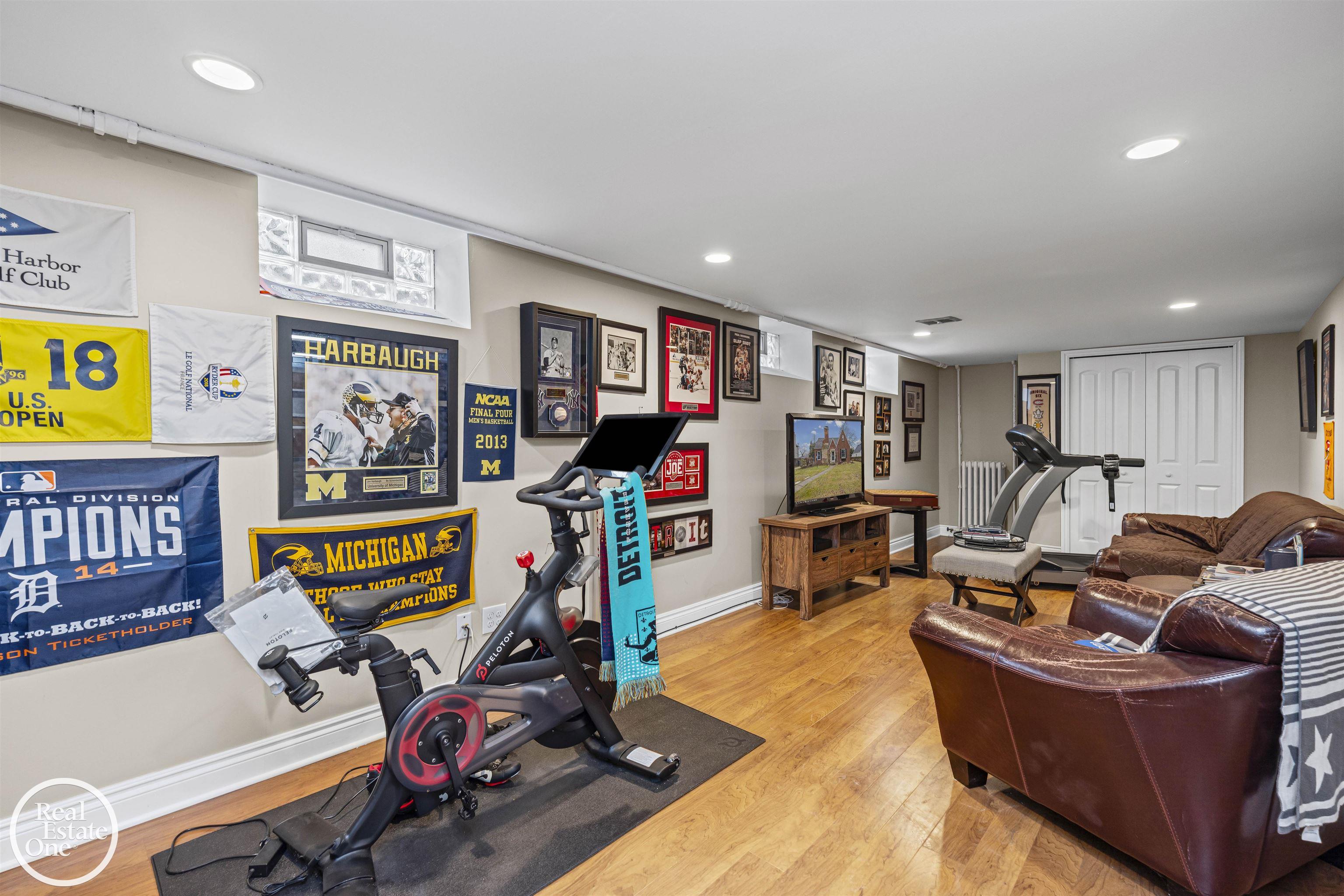 644 Hawthorne Road Grosse Pointe, MI 48236 - Photo 44 of 79 50197100-408f7f0e-aa60-408c-b5e8-218da0afcb4c.JPG