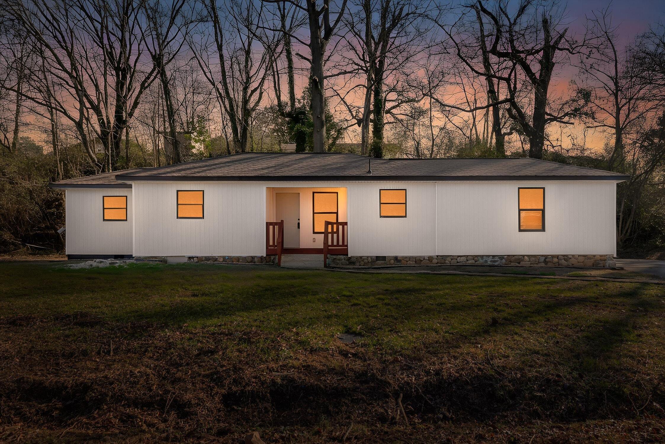 4210 Davis Lane Chattanooga, TN 37416 - Photo 1 of 30 01-Davis Virtual Twilight-1