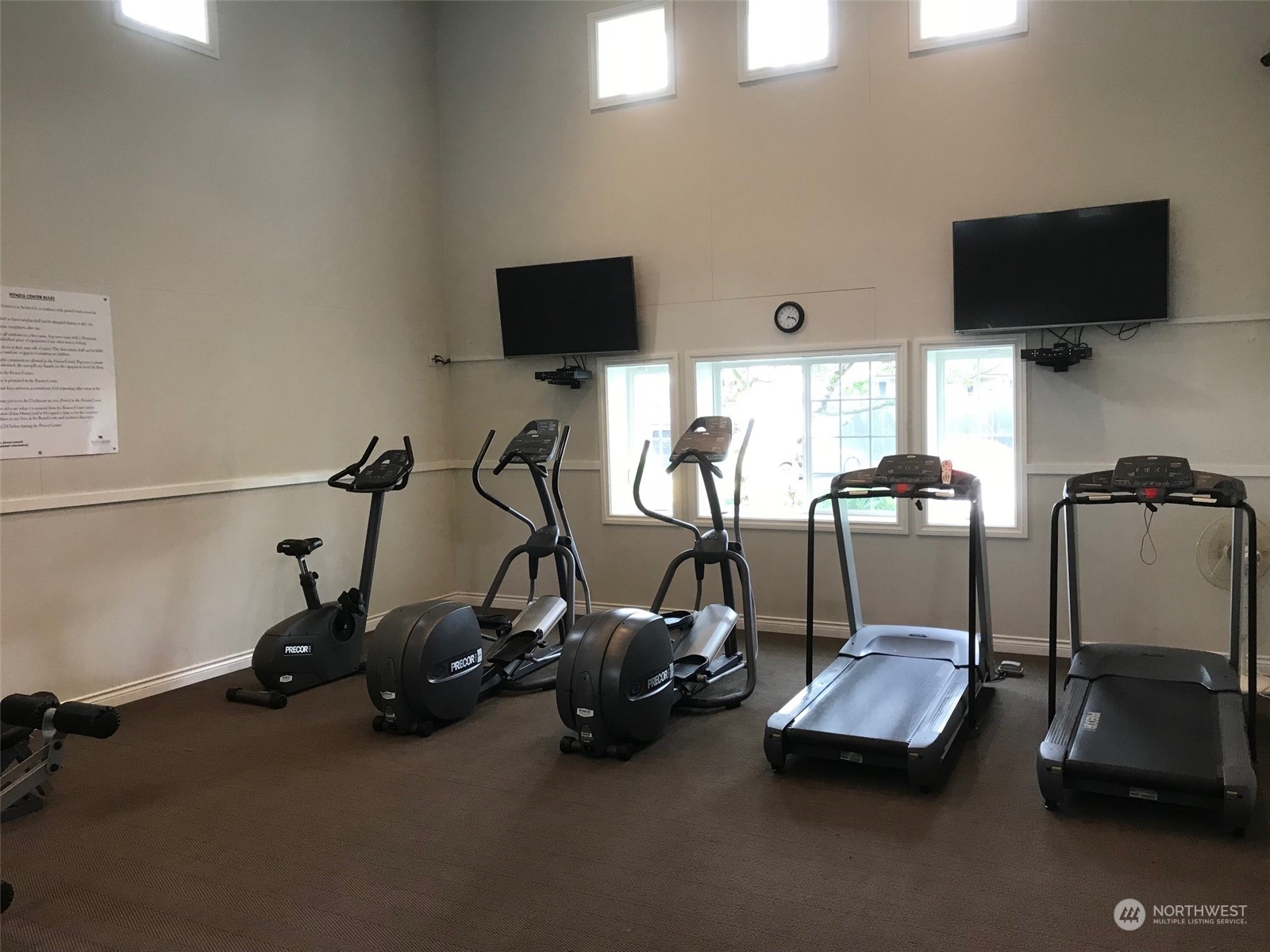 12404 East Gibson Road, Unit J303 Everett, WA 98204 - Photo 38 of 40 a view of a room with gym equipment