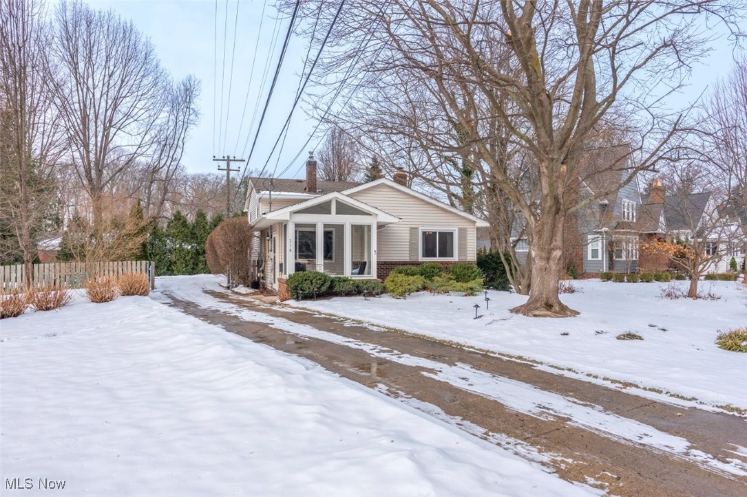 318 Bayview Road Bay Village, OH 44140 - Photo 3 of 42 Gallery Image 3