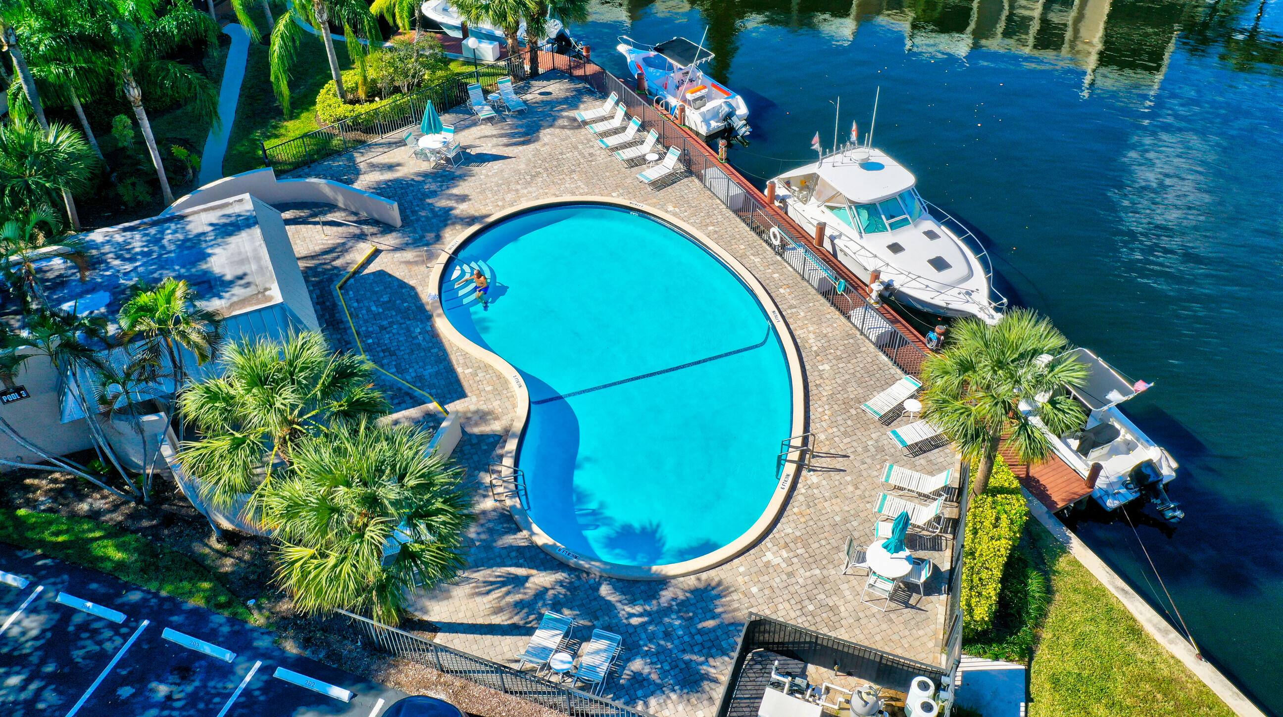 13 Royal Palm Way, Unit 302 Boca Raton, FL 33432 - Photo 5 of 14 DJI_0077_78_79_80_81
