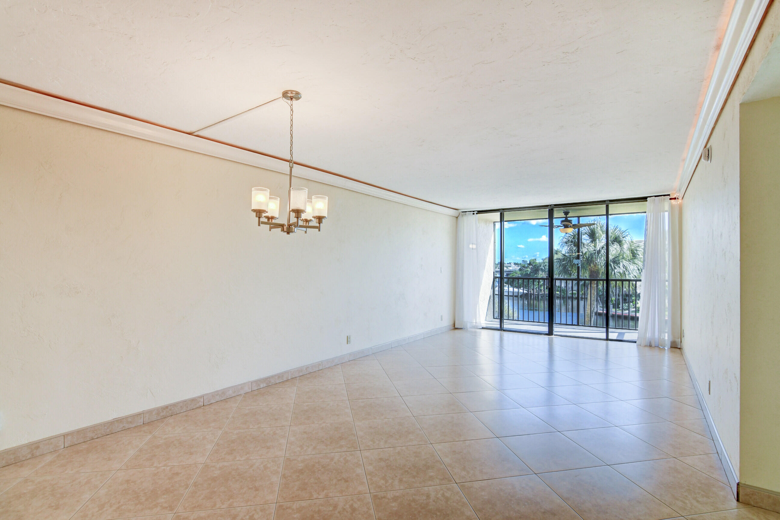 13 Royal Palm Way, Unit 302 Boca Raton, FL 33432 - Photo 6 of 14 DSC_2976_77_78_79_80