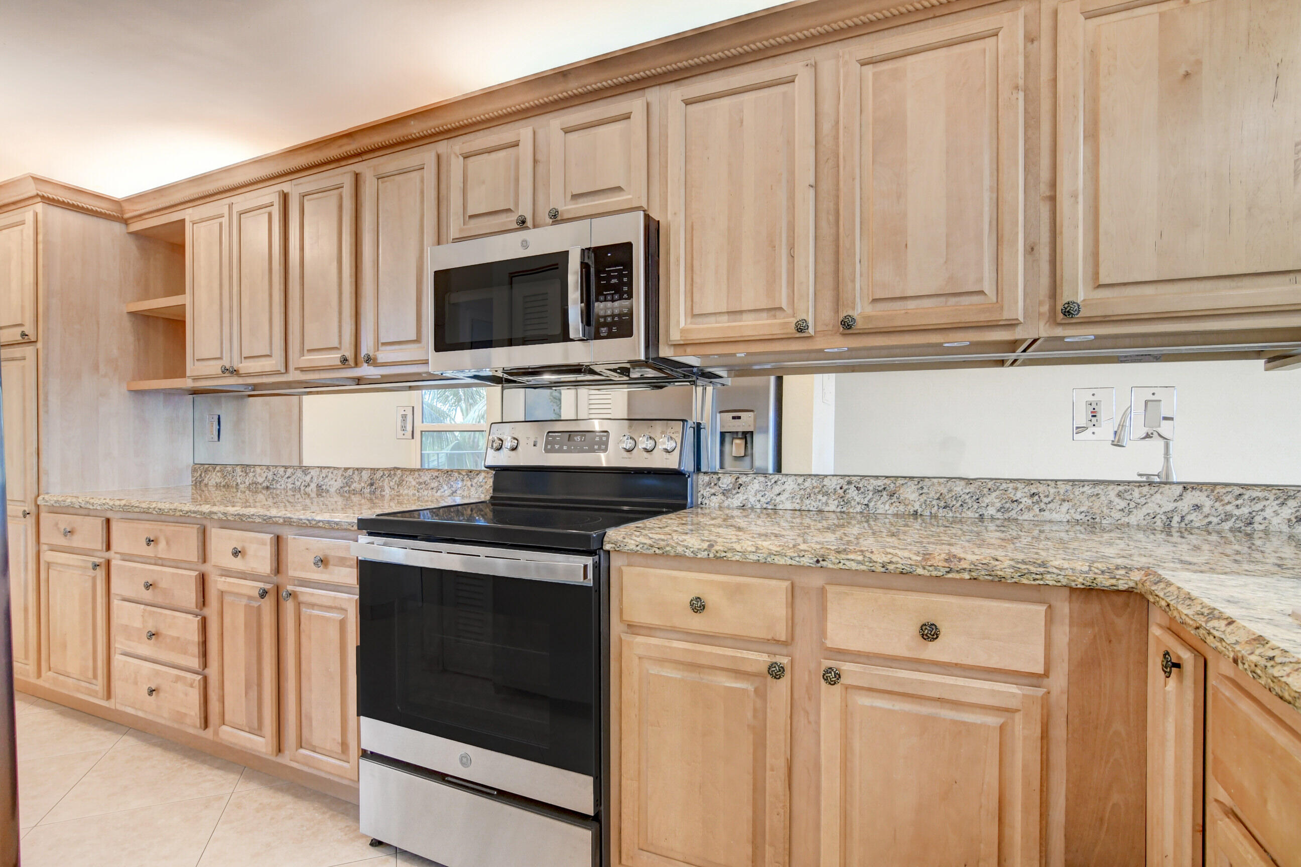 13 Royal Palm Way, Unit 302 Boca Raton, FL 33432 - Photo 8 of 14 DSC_3026_27_28_29_30