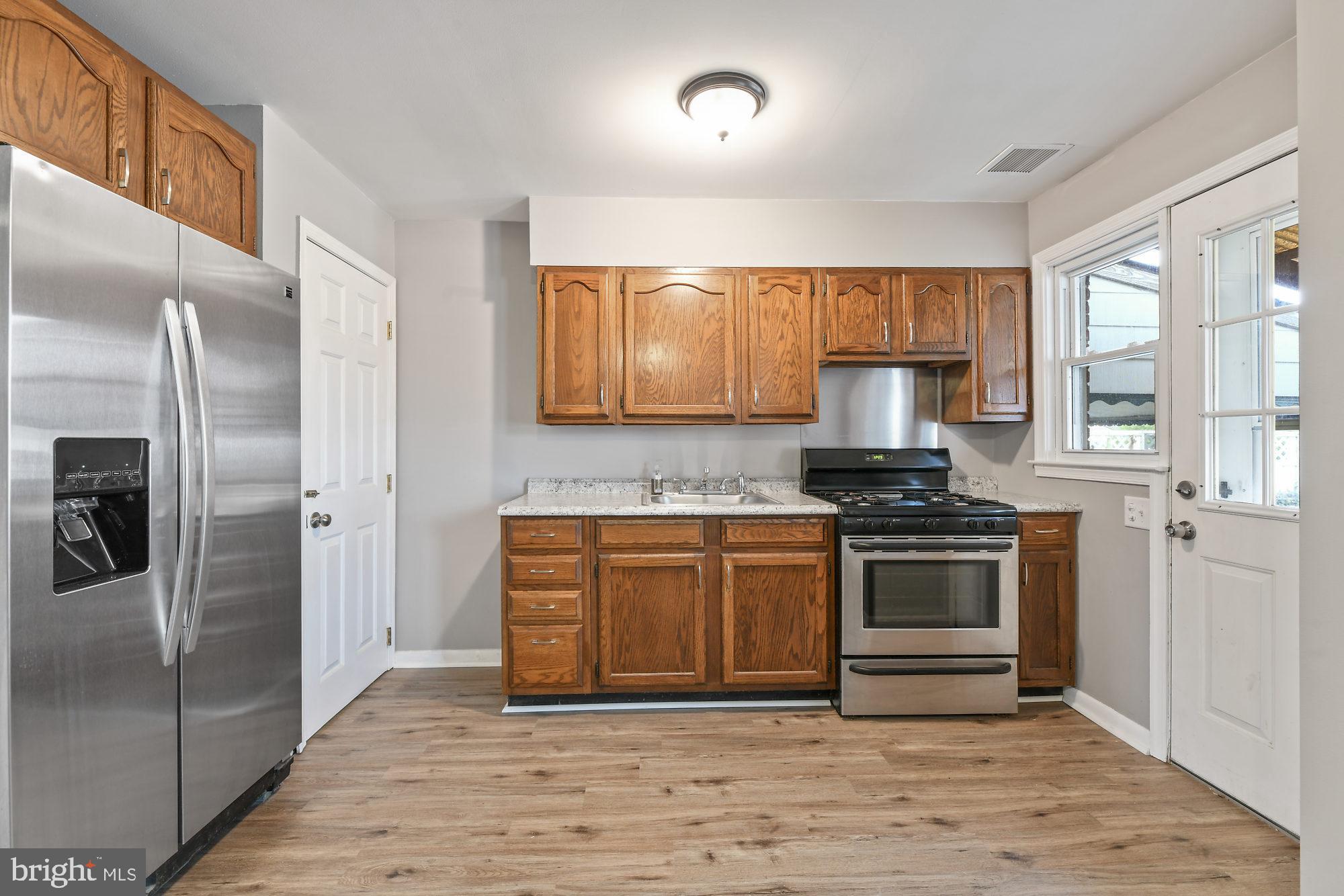 454 Westfield Road Baltimore, MD 21222 - Photo 6 of 28 Kitchen