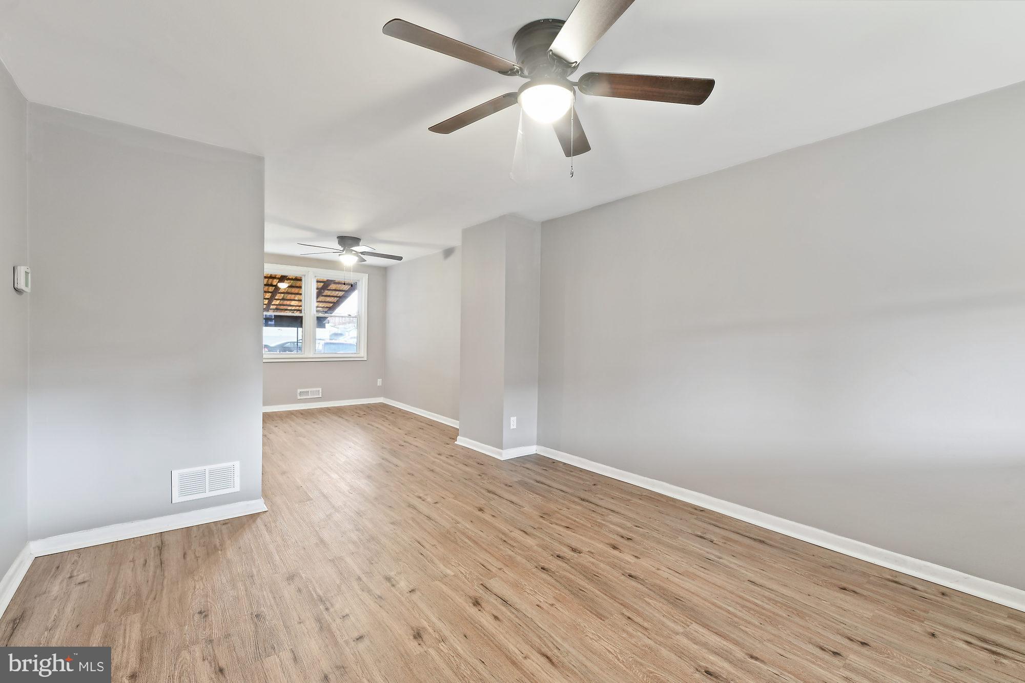 454 Westfield Road Baltimore, MD 21222 - Photo 9 of 28 Living Room