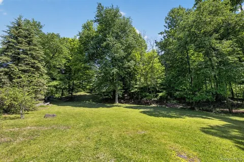 $560,000 | 305 Oak Lane, Newburgh, NY 12550