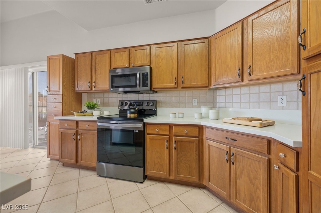 1115 Golf Club Drive Laughlin, NV 89029 - Photo 18 of 66