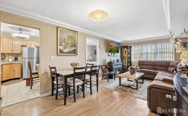 $2,100 | 390 College Drive, Edison, NJ 08817