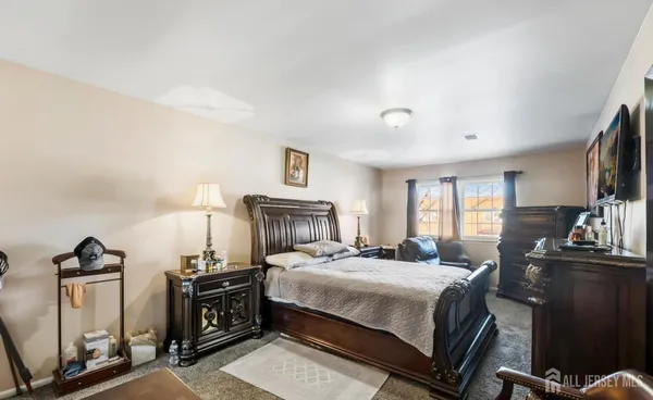 $2,100 | 390 College Drive, Edison, NJ 08817