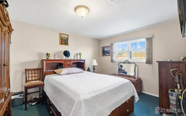 $2,100 | 390 College Drive, Edison, NJ 08817