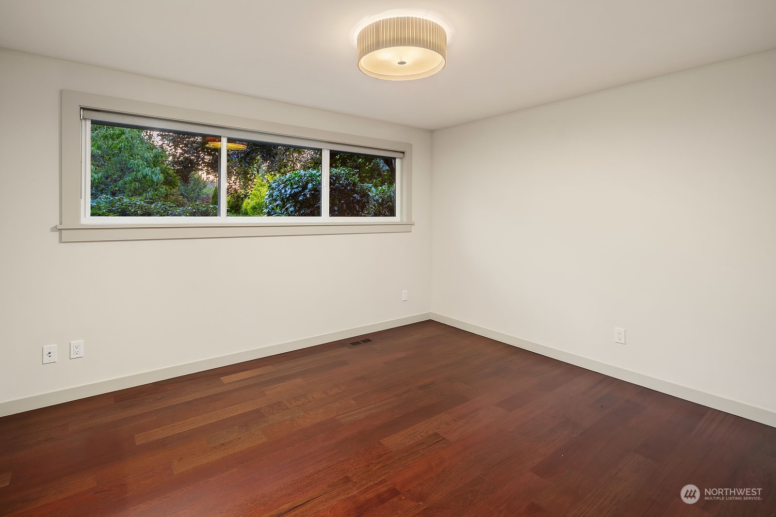 3001 Hunts Point Road Hunts Point, WA 98004 - Photo 21 of 33 an empty room with a window